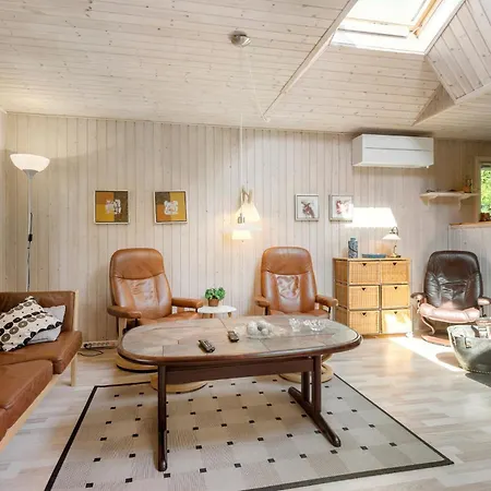 4 Bedroom Beautiful In 펜션