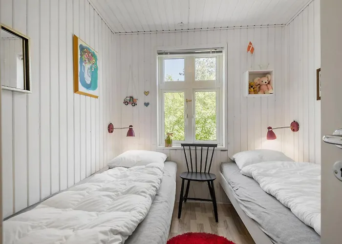 4 Bedroom Beautiful In *