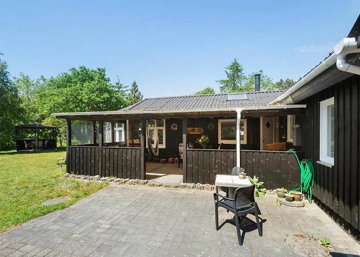 4 Bedroom Beautiful In *